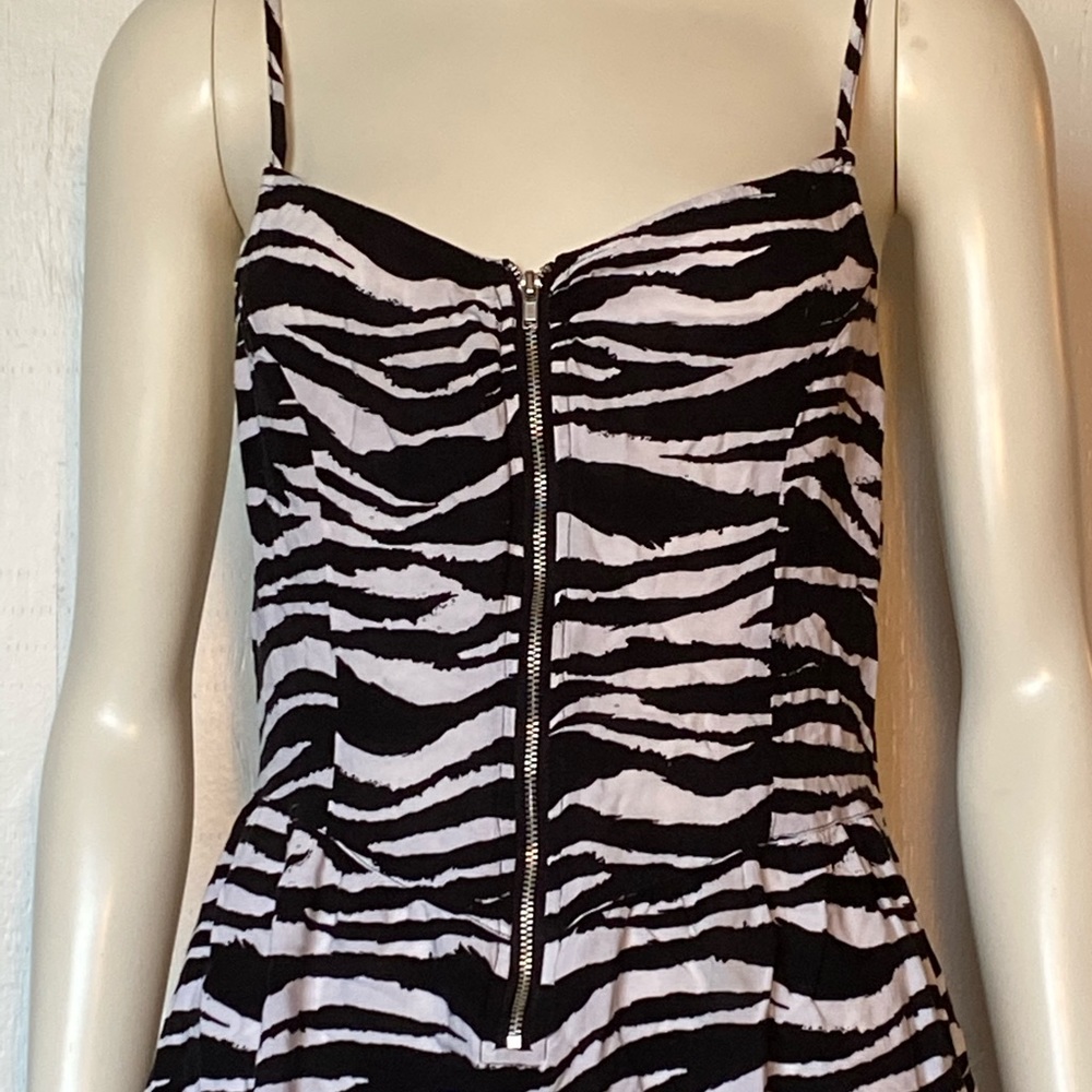 Divided by H&M Zebra Stripes Dress - Picture 3 of 7